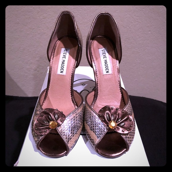 Steve Madden Reptile Print Bronze Peep-Toe Heel | Size: 5.5 - Picture 4 of 8